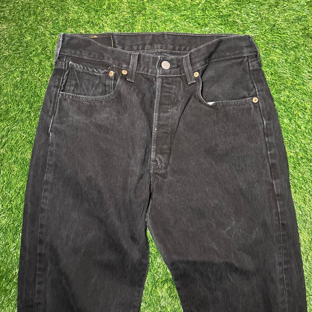 Vintage Levis 501 Black Denim Jeans Made in USA 1998 Button Fly W31 L34 501-0660 - Picture 2 of 16